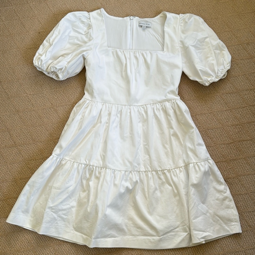 Cute white dress with puff sleeves